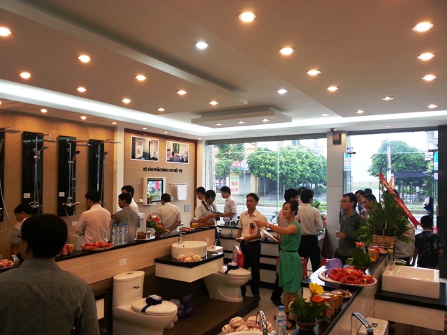 Công ty CP Thương mại Viglacera khai trương showroom mới tại Phú Thọ và Ninh Bình